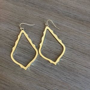 Kendra Scott Sophee Drop Earnings